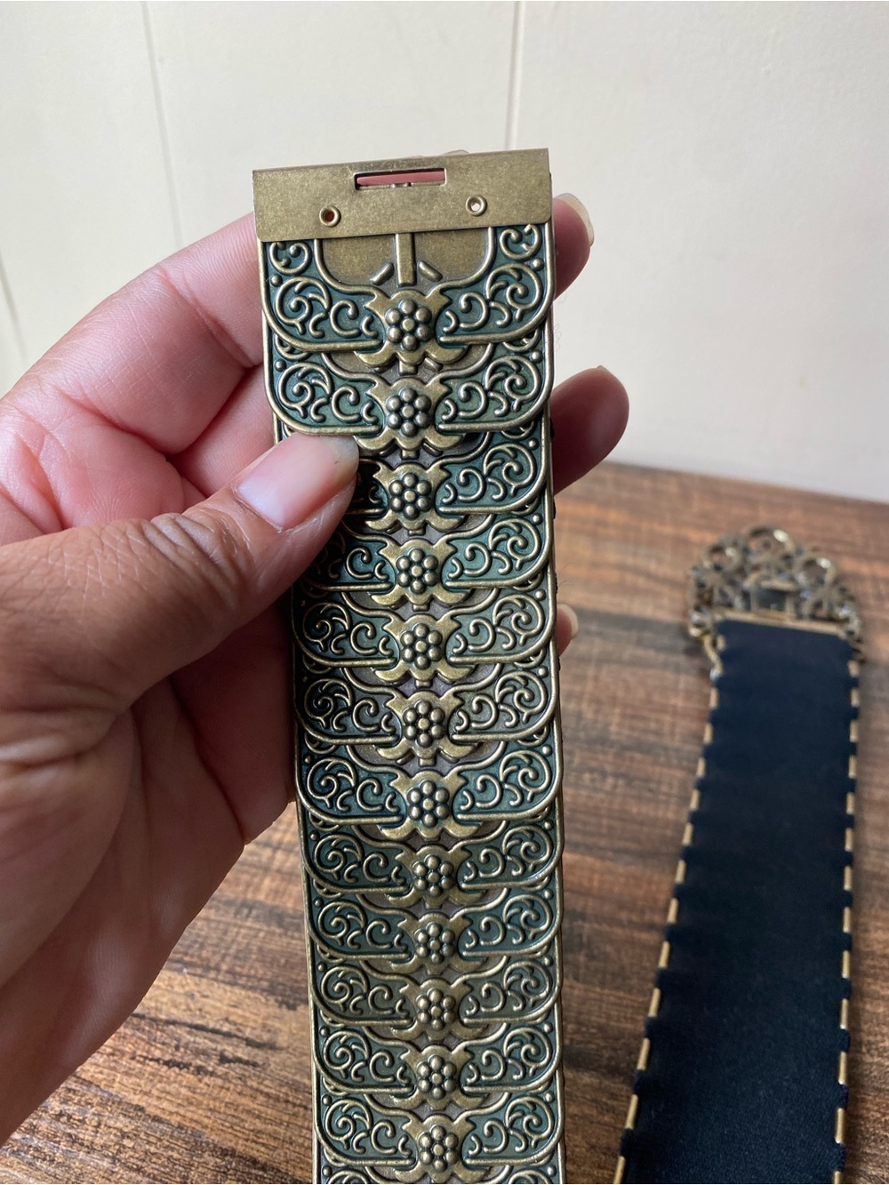 Vintage Metal Belt, Adjustable 42” - Picture 11 of 11